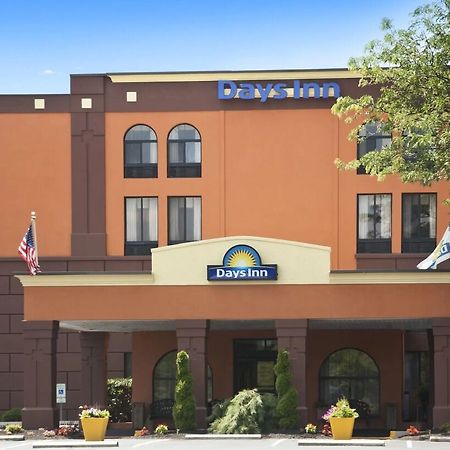 Days Inn By Wyndham Reading Wyomissing Dış mekan fotoğraf