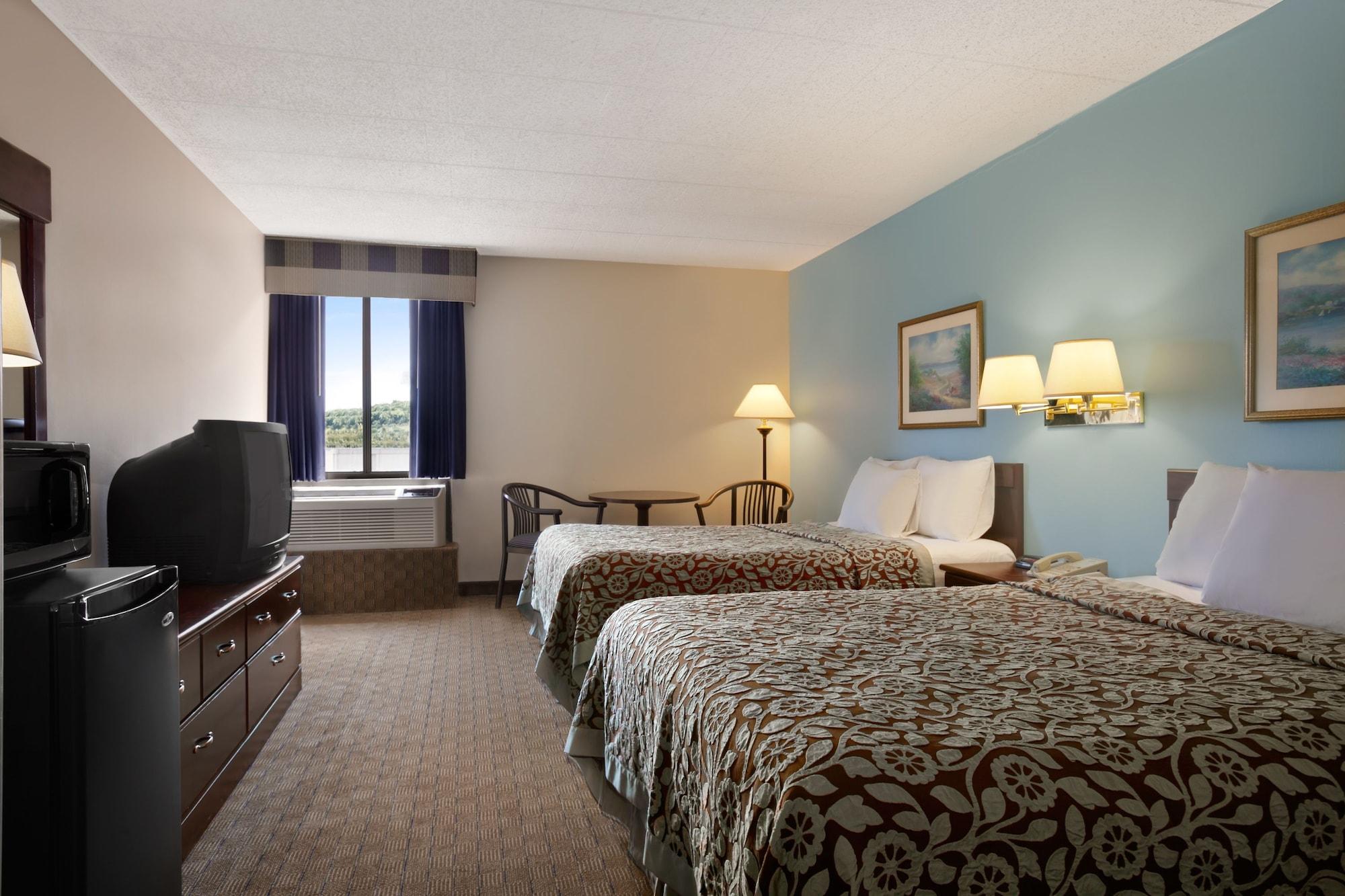 Days Inn By Wyndham Reading Wyomissing Dış mekan fotoğraf