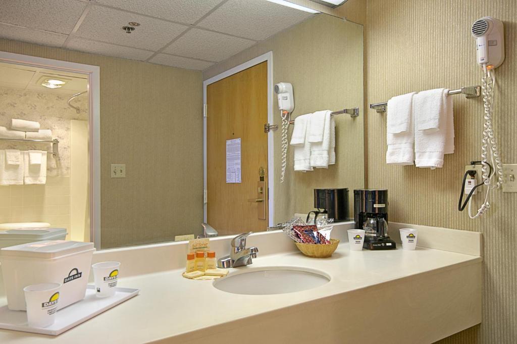 Days Inn By Wyndham Reading Wyomissing Oda fotoğraf